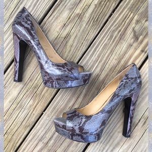 Nine West gray / black pump high heels